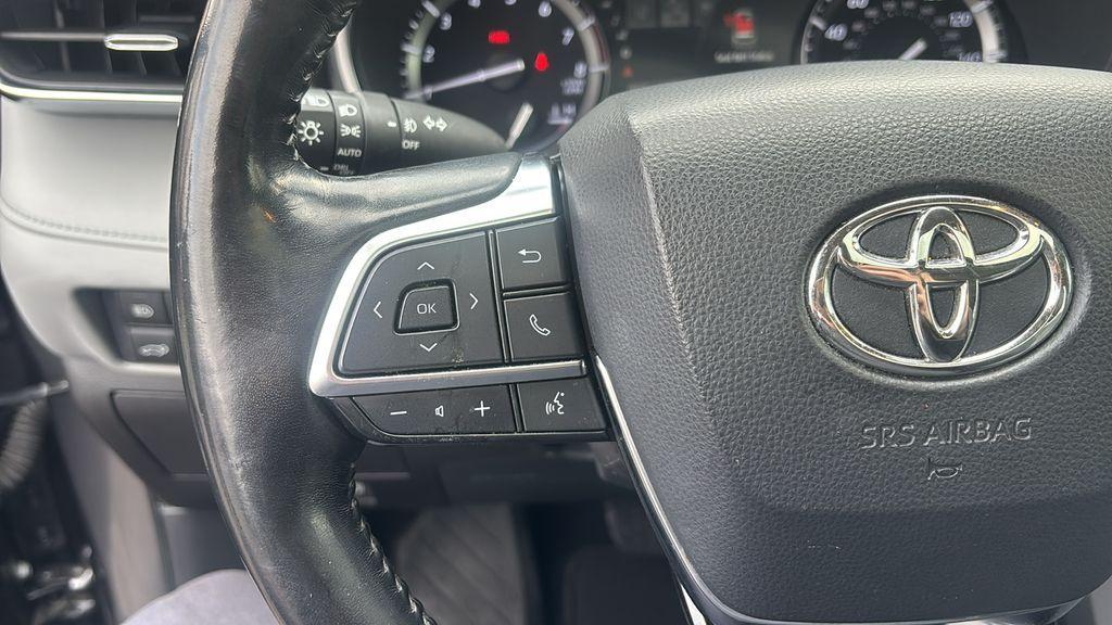 used 2021 Toyota Highlander car, priced at $28,469