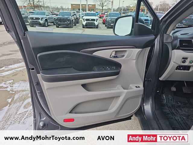 used 2020 Honda Pilot car, priced at $16,844