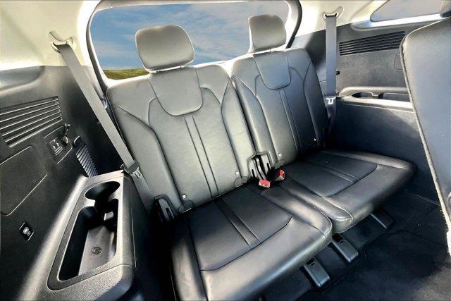 used 2025 Kia Sorento car, priced at $38,924