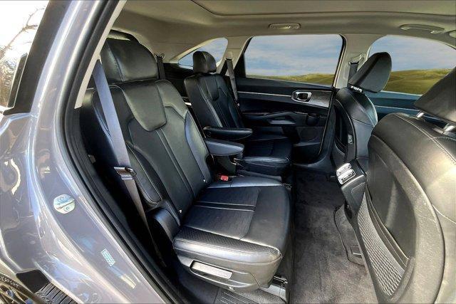 used 2025 Kia Sorento car, priced at $38,924
