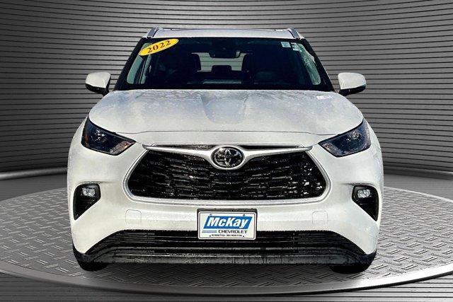 used 2022 Toyota Highlander car, priced at $32,124