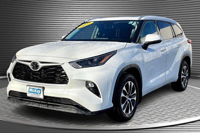 used 2022 Toyota Highlander car, priced at $32,124