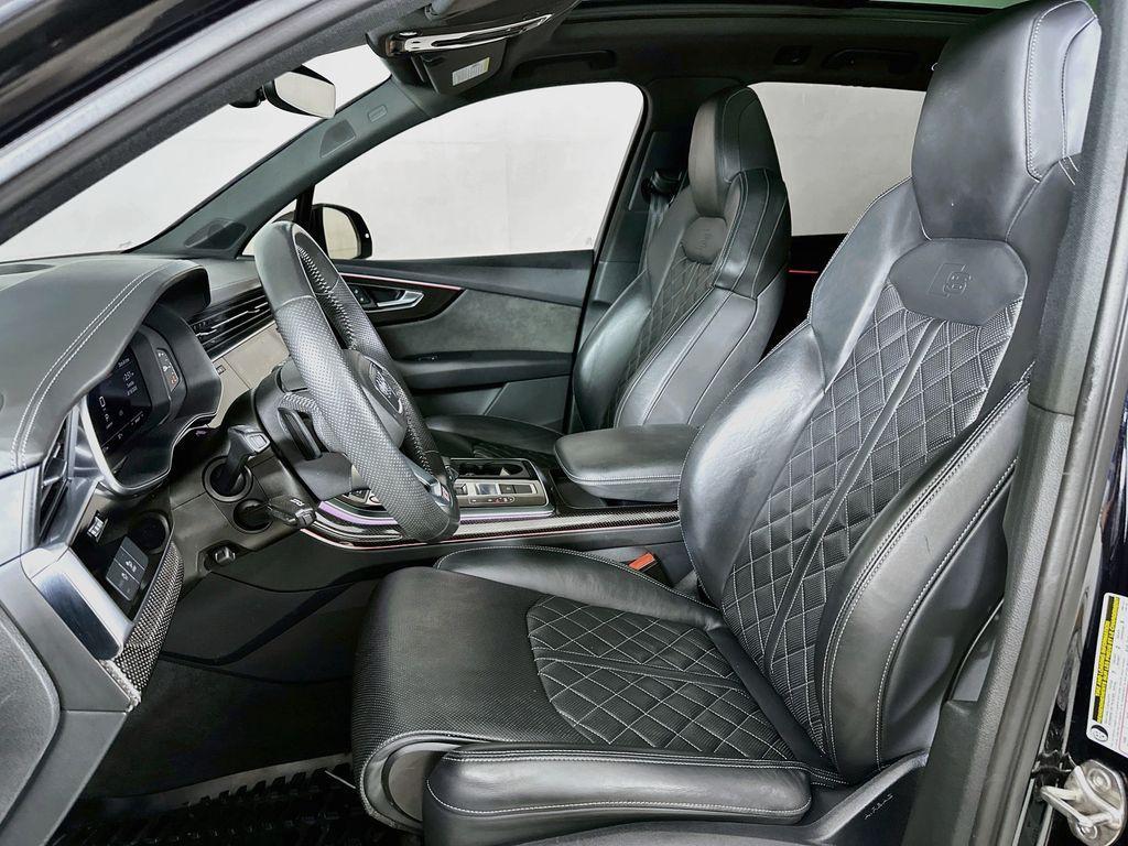 Audi SQ7 view 8