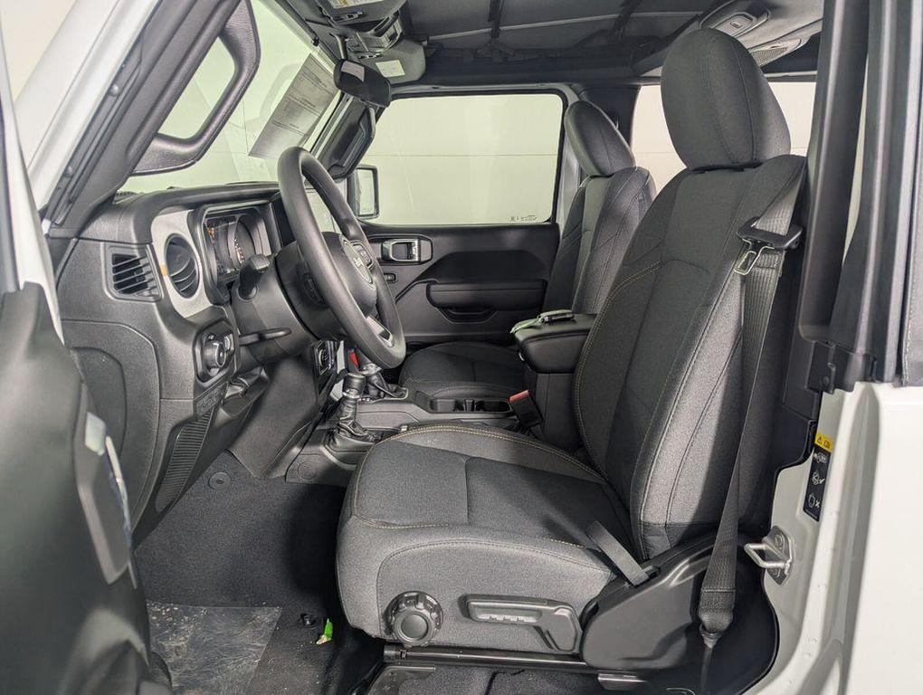 new 2026 Jeep Wrangler car, priced at $33,613