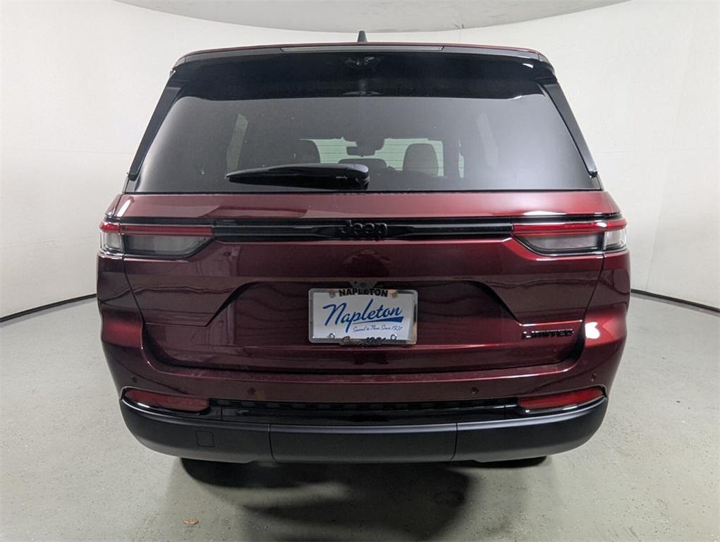 new 2025 Jeep Grand Cherokee car, priced at $37,861