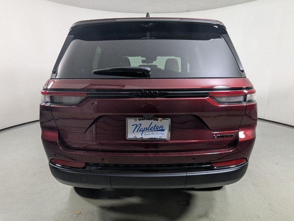 new 2025 Jeep Grand Cherokee car, priced at $38,971