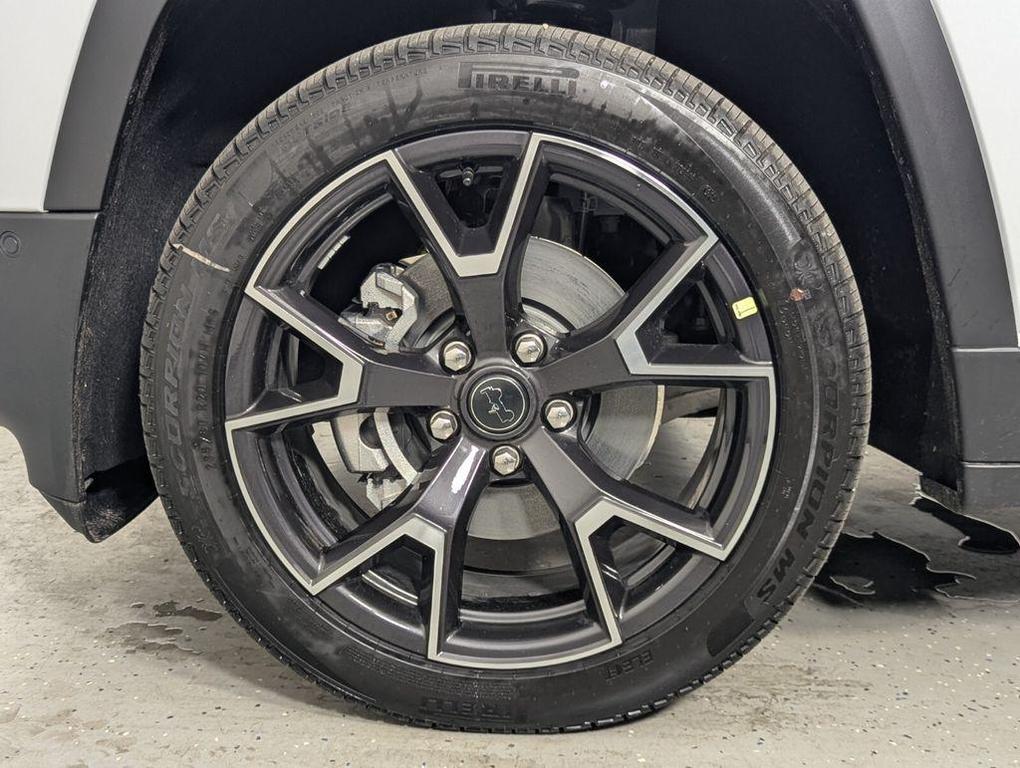 new 2026 Jeep Cherokee car, priced at $41,558