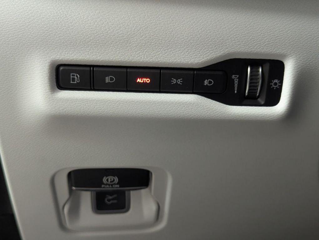 new 2026 Jeep Cherokee car, priced at $41,558