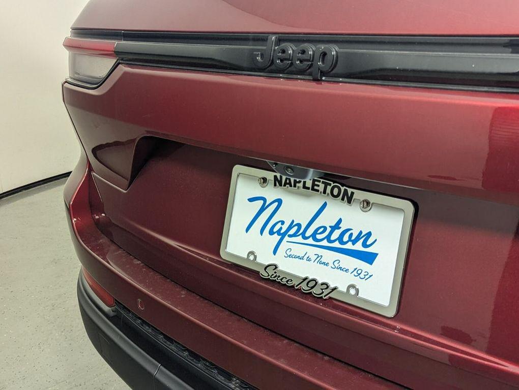 new 2025 Jeep Grand Cherokee car, priced at $37,898