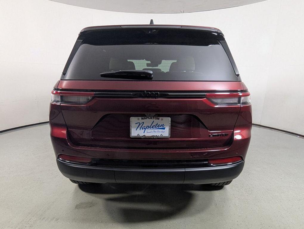 new 2025 Jeep Grand Cherokee car, priced at $37,898