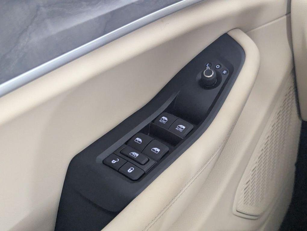 new 2025 Jeep Grand Cherokee car, priced at $37,898