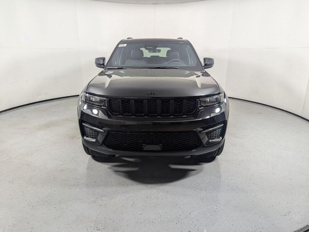 new 2025 Jeep Grand Cherokee car, priced at $33,346