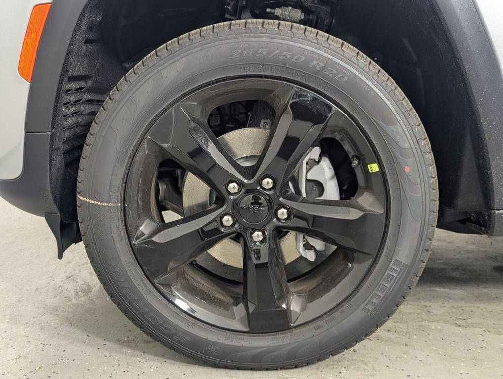 new 2026 Jeep Grand Cherokee car, priced at $45,329