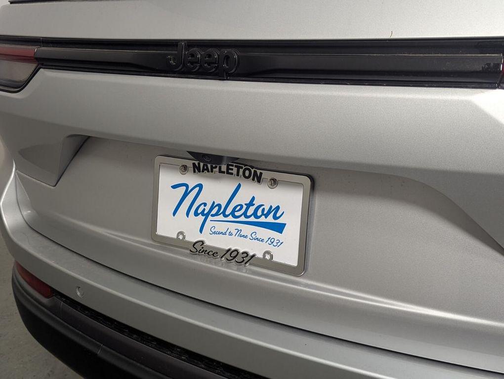 new 2026 Jeep Grand Cherokee car, priced at $45,329