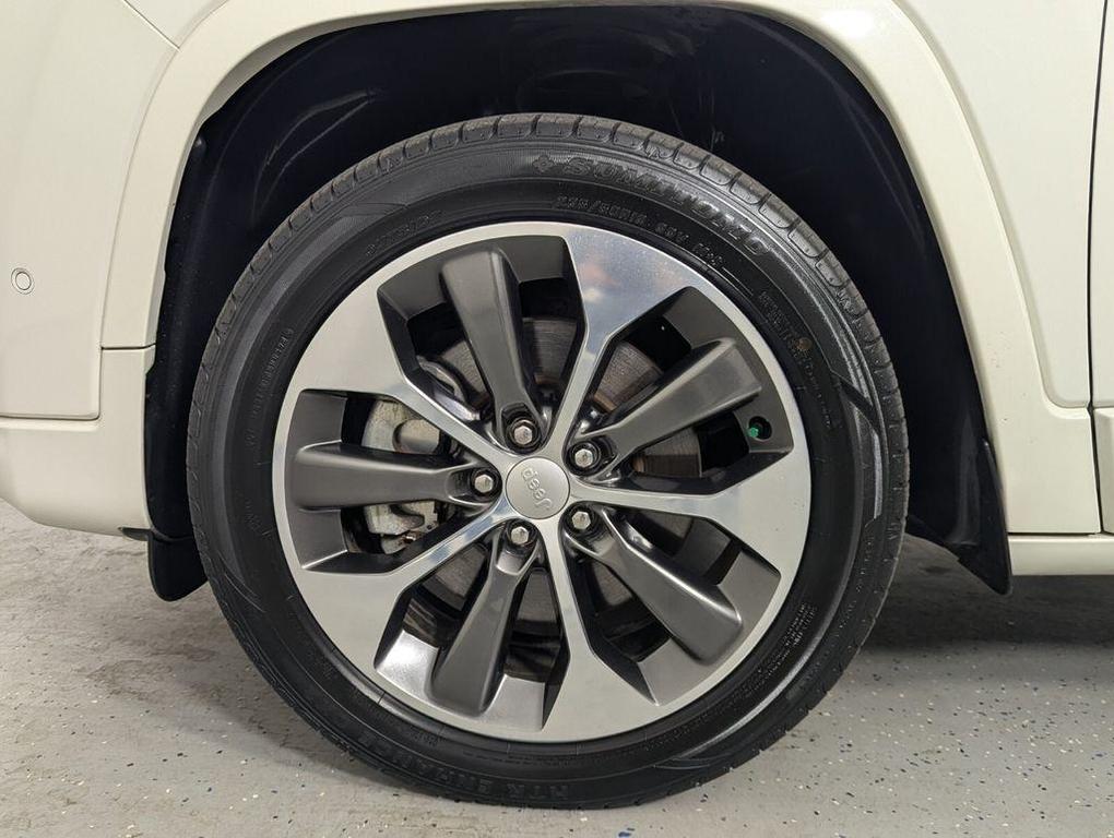 used 2019 Jeep Cherokee car, priced at $17,900