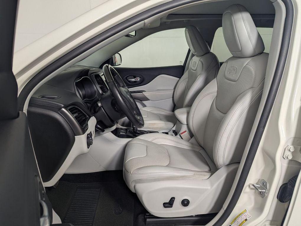 used 2019 Jeep Cherokee car, priced at $17,900