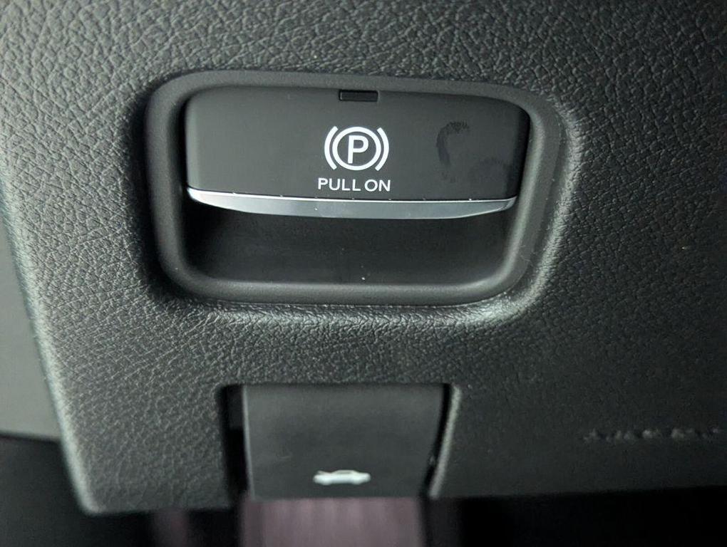 new 2025 Jeep Grand Cherokee car, priced at $31,900