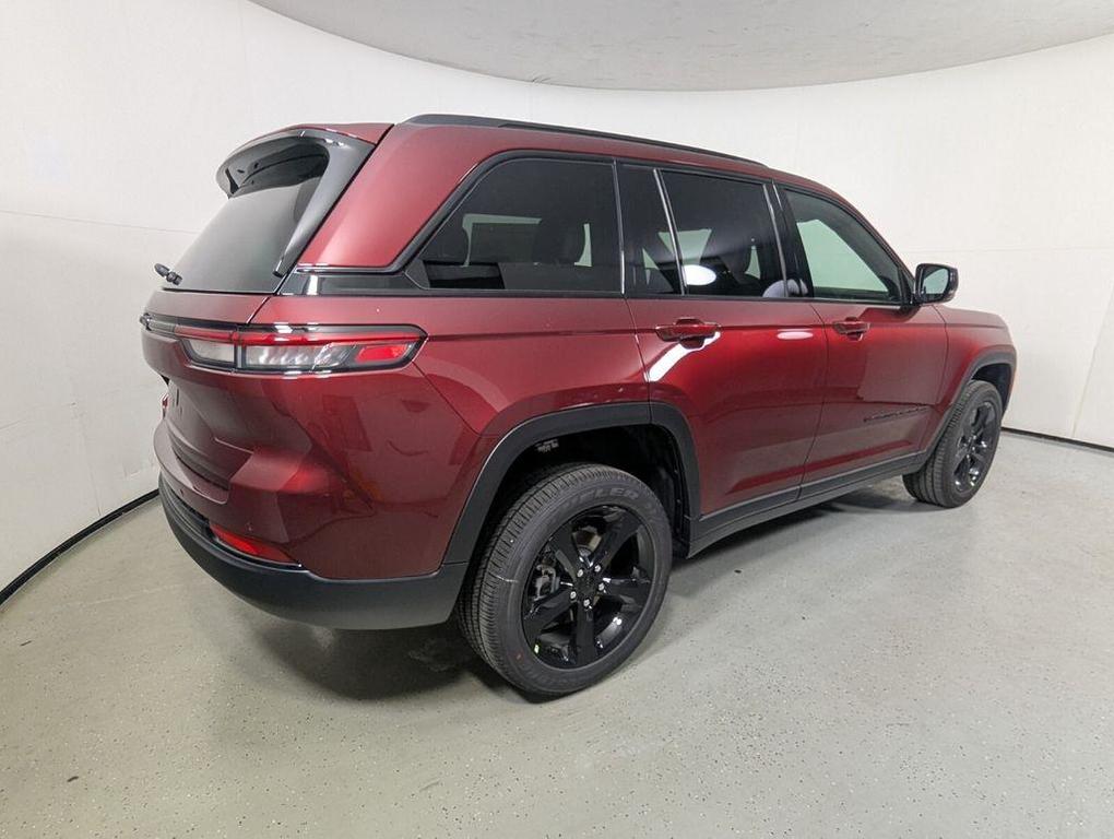 new 2025 Jeep Grand Cherokee car, priced at $31,900