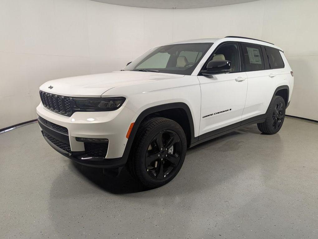 new 2025 Jeep Grand Cherokee L car, priced at $39,900