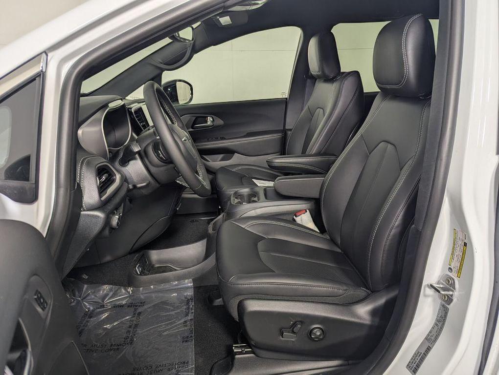 new 2026 Chrysler Pacifica car, priced at $37,269