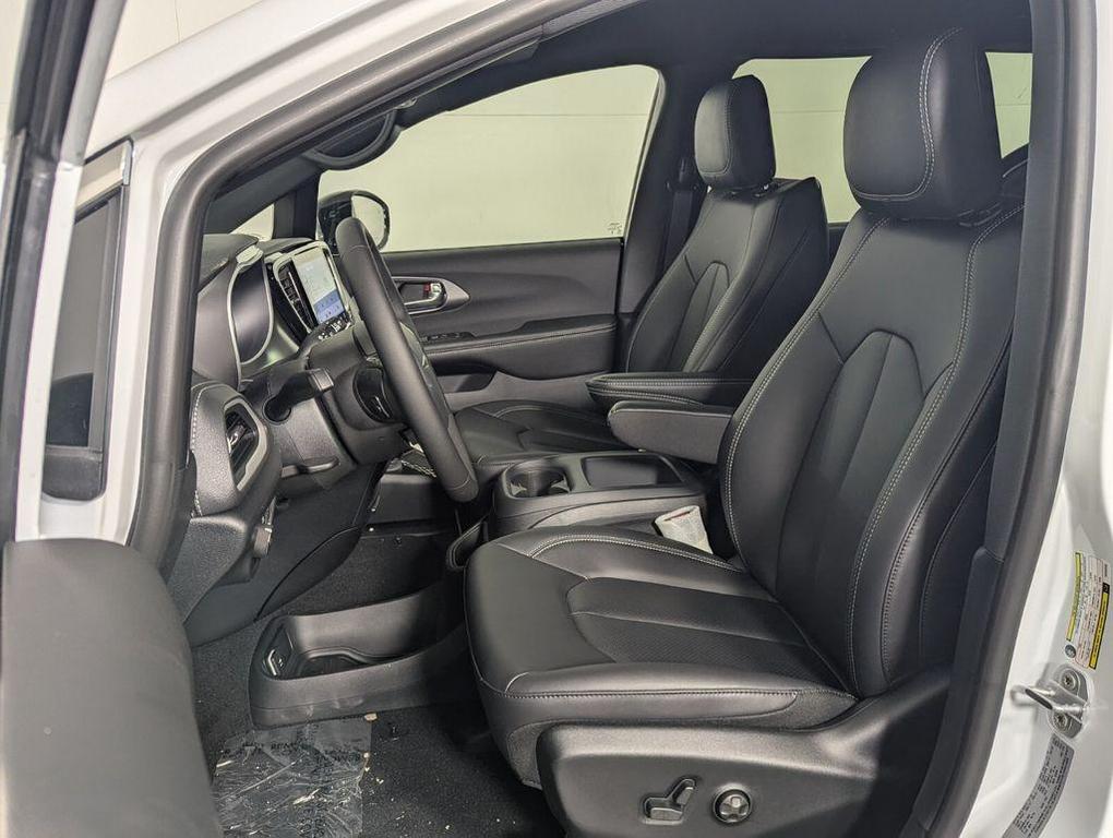 new 2026 Chrysler Pacifica car, priced at $37,269