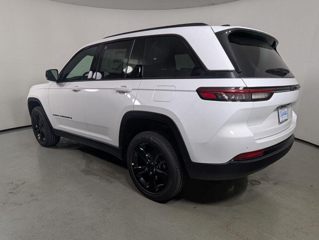 new 2025 Jeep Grand Cherokee car, priced at $31,205