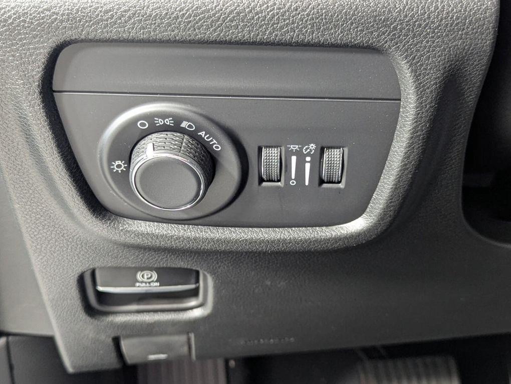 new 2025 Jeep Grand Cherokee car, priced at $31,205