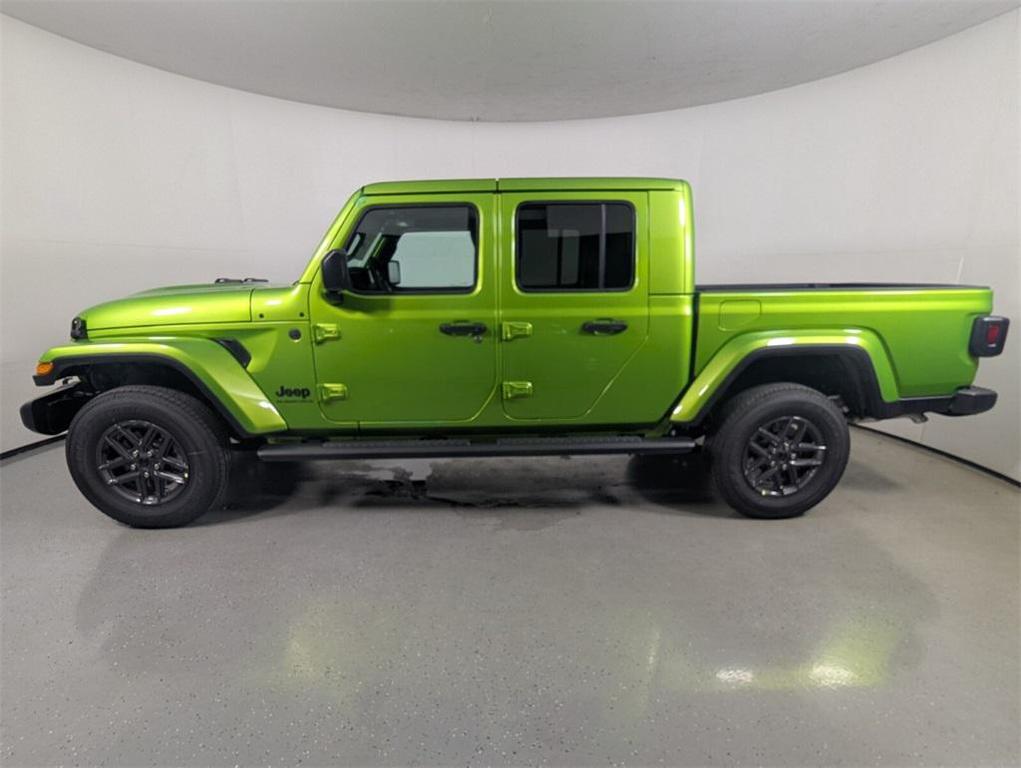 new 2025 Jeep Gladiator car, priced at $39,148