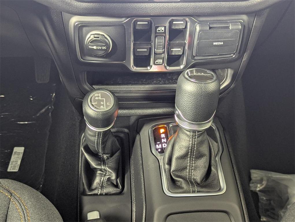 new 2025 Jeep Gladiator car, priced at $39,148