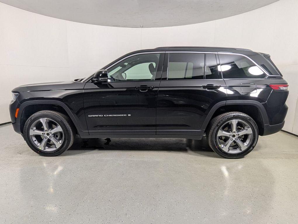 new 2026 Jeep Grand Cherokee car, priced at $49,964