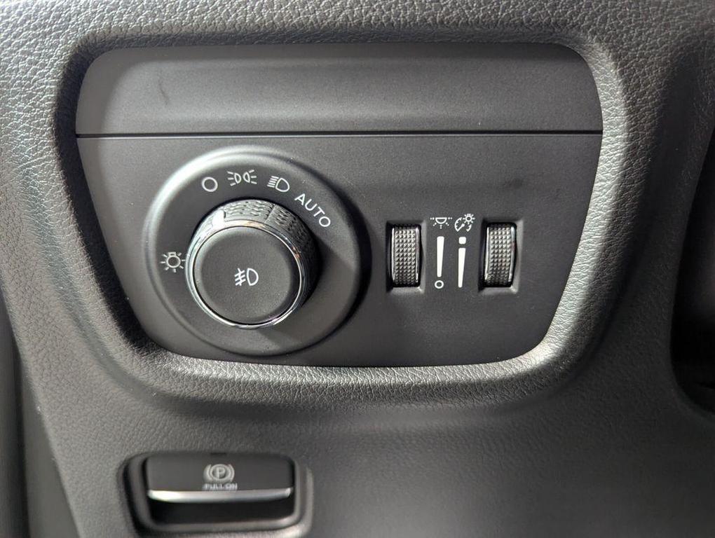 new 2026 Jeep Grand Cherokee car, priced at $49,964