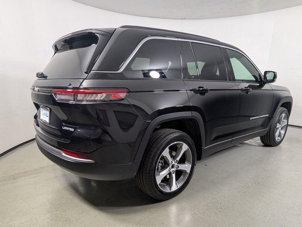 new 2026 Jeep Grand Cherokee car, priced at $49,964