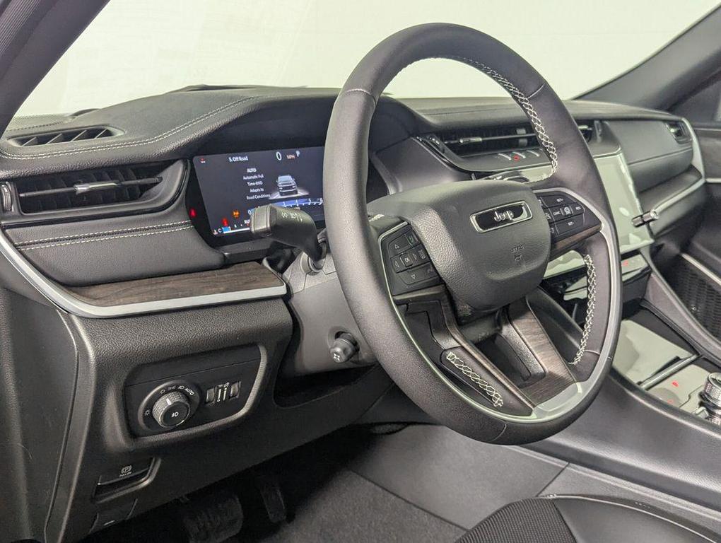 new 2026 Jeep Grand Cherokee car, priced at $49,964