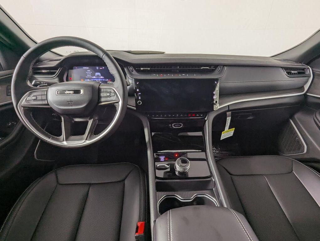 new 2026 Jeep Grand Cherokee car, priced at $49,964