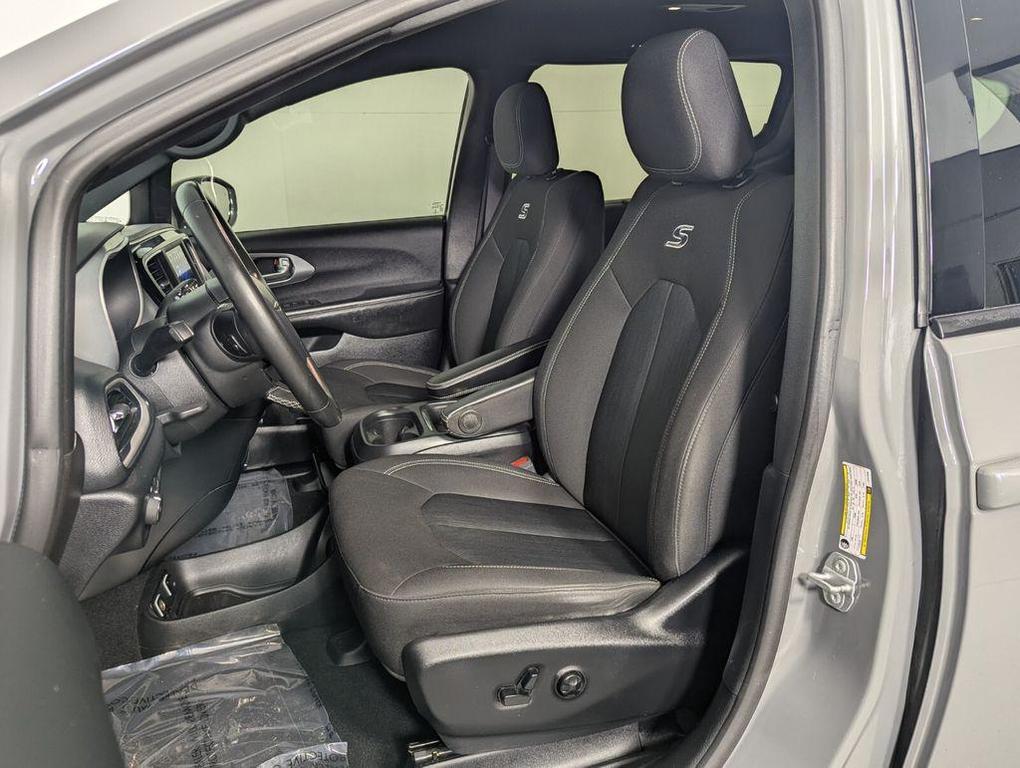 used 2020 Chrysler Pacifica car, priced at $12,900