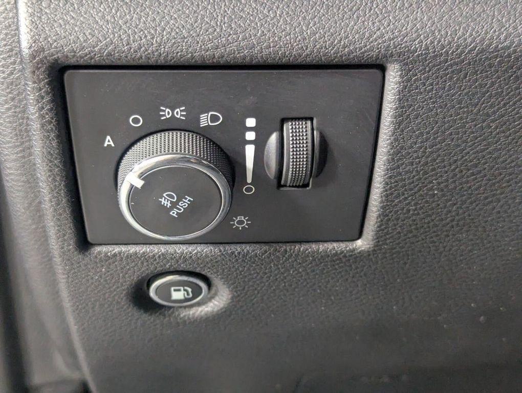 used 2019 Jeep Grand Cherokee car, priced at $13,900