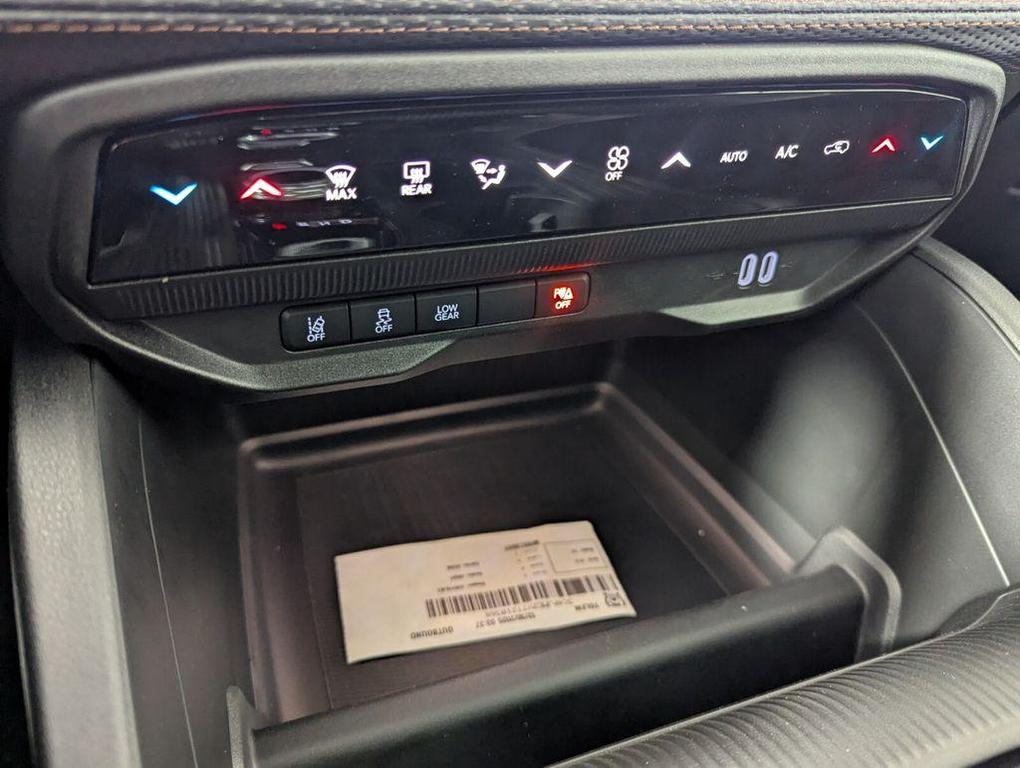 new 2026 Jeep Cherokee car, priced at $41,650