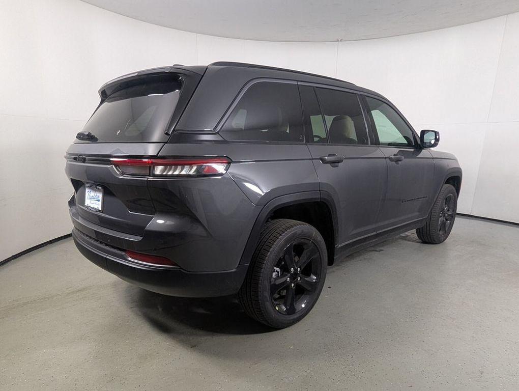 new 2026 Jeep Grand Cherokee car, priced at $43,865