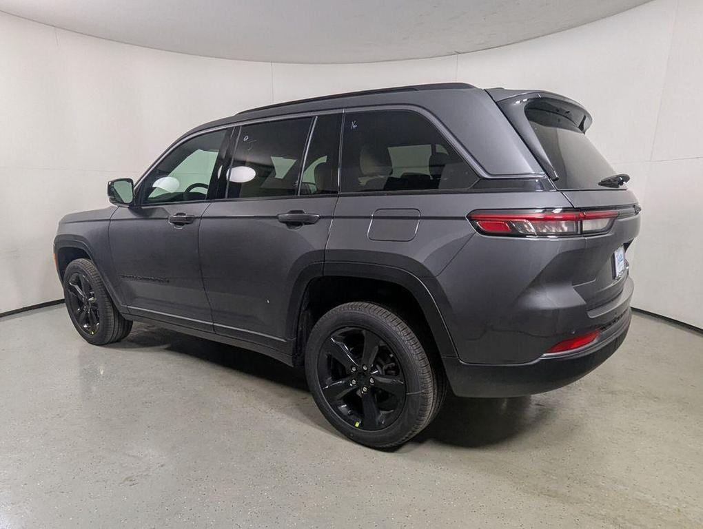 new 2026 Jeep Grand Cherokee car, priced at $43,865