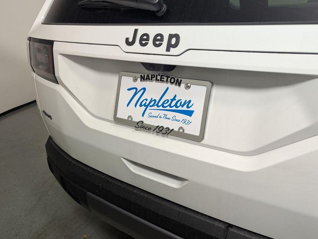 new 2026 Jeep Cherokee car, priced at $36,144