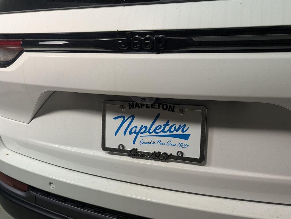 new 2026 Jeep Grand Cherokee car, priced at $44,746