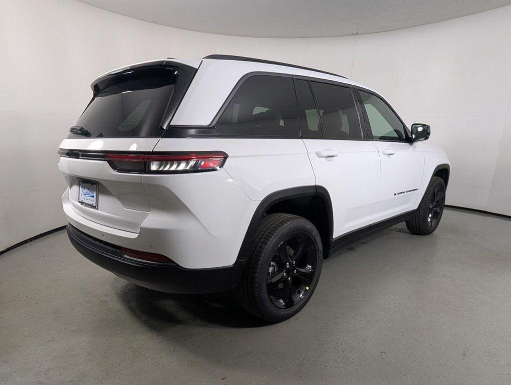 new 2026 Jeep Grand Cherokee car, priced at $44,746