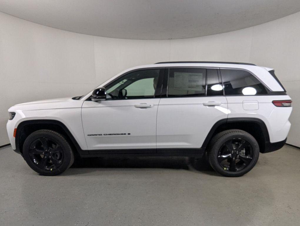 new 2026 Jeep Grand Cherokee car, priced at $44,746