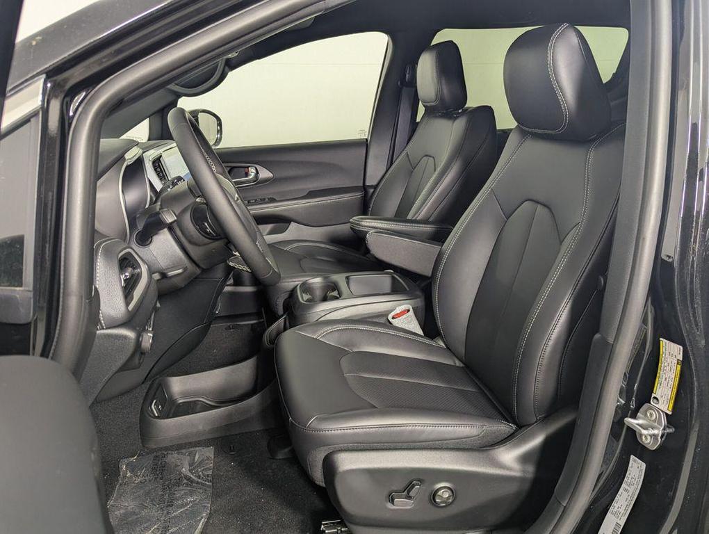 new 2026 Chrysler Pacifica car, priced at $37,269