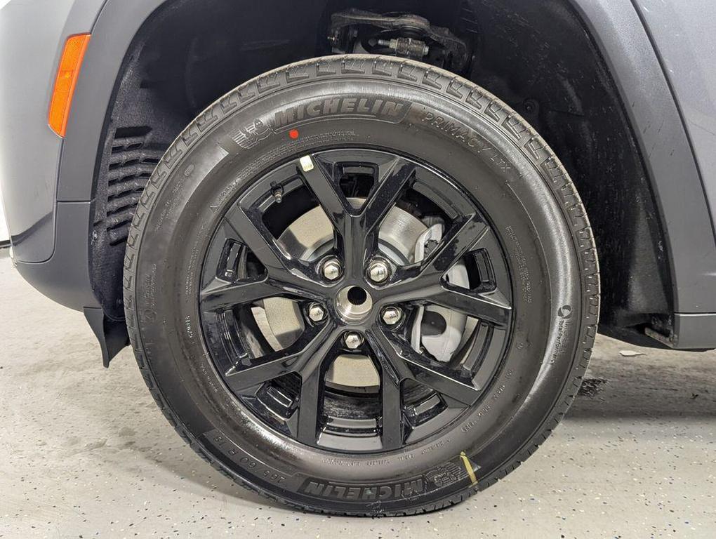 new 2026 Jeep Grand Cherokee car, priced at $38,868