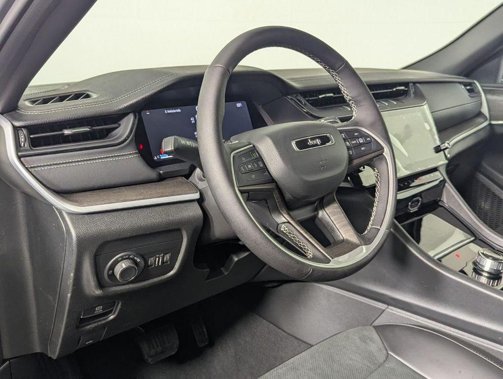 new 2026 Jeep Grand Cherokee car, priced at $38,868
