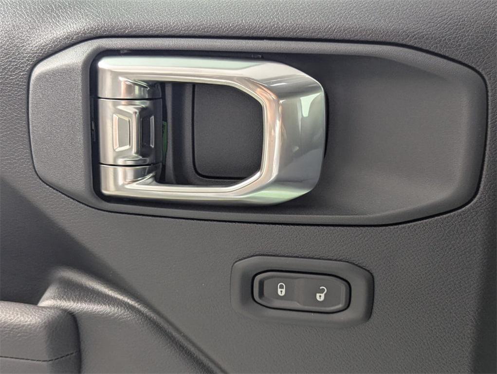 new 2026 Jeep Wrangler car, priced at $34,678