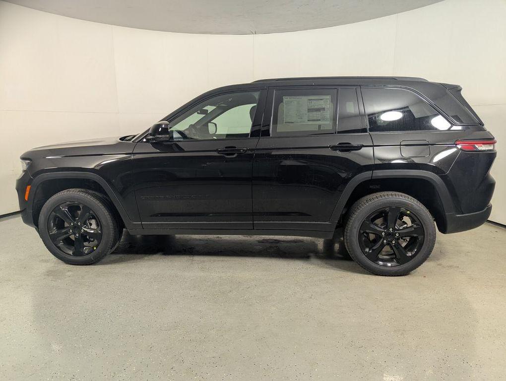 new 2025 Jeep Grand Cherokee car, priced at $35,944