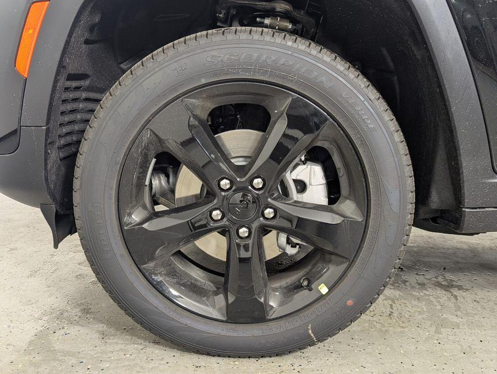 new 2025 Jeep Grand Cherokee car, priced at $35,944