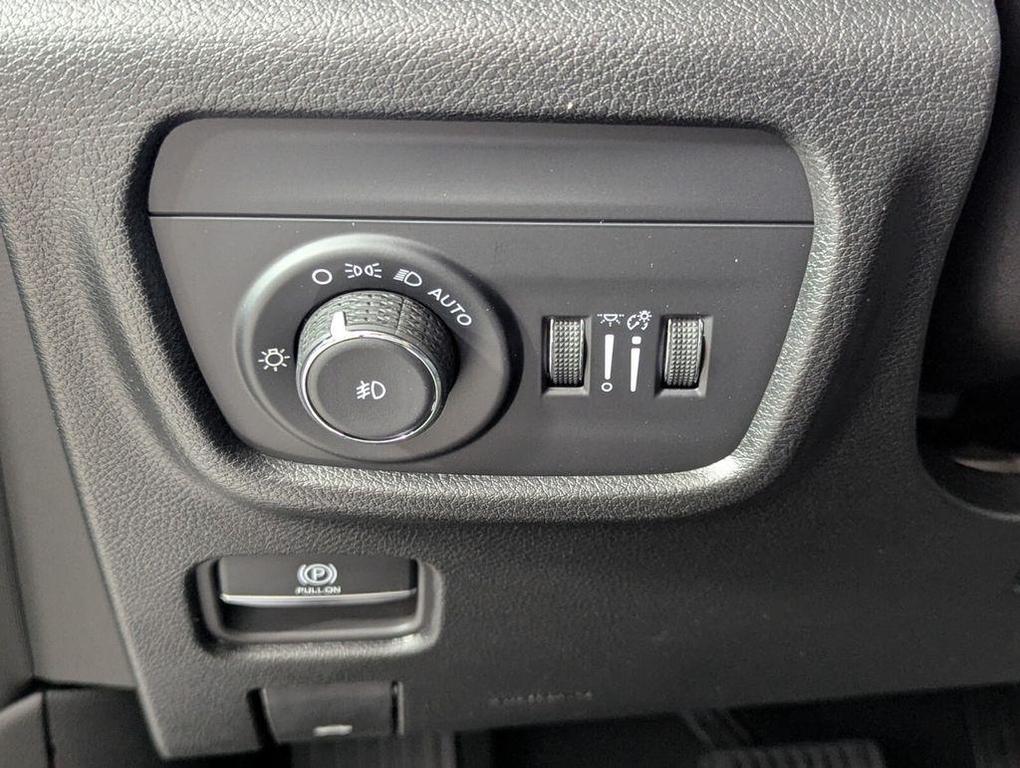 new 2025 Jeep Grand Cherokee car, priced at $35,944